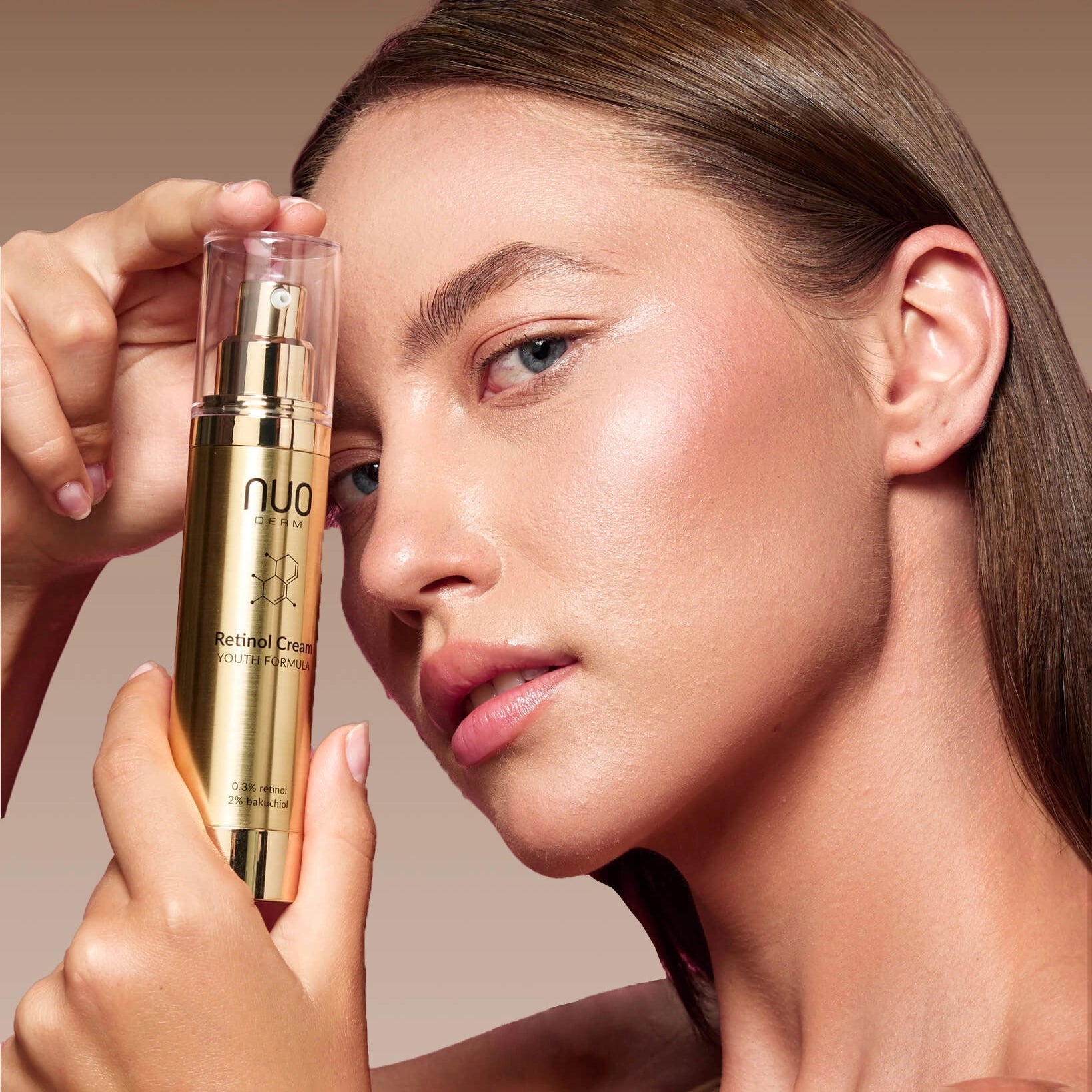 Set Ser cu Vitamina C, Crema cu Retinol, Crema cu Mucina de Melc si BB Cream (4 produse)